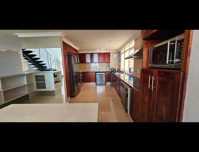 4 BEDROOM PROPERTY TO RENT IN POINT WATERFRONT
